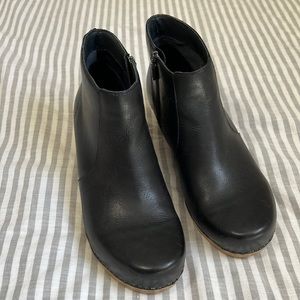 Dansko Womens Maria Black Leather Bootie - Size 39